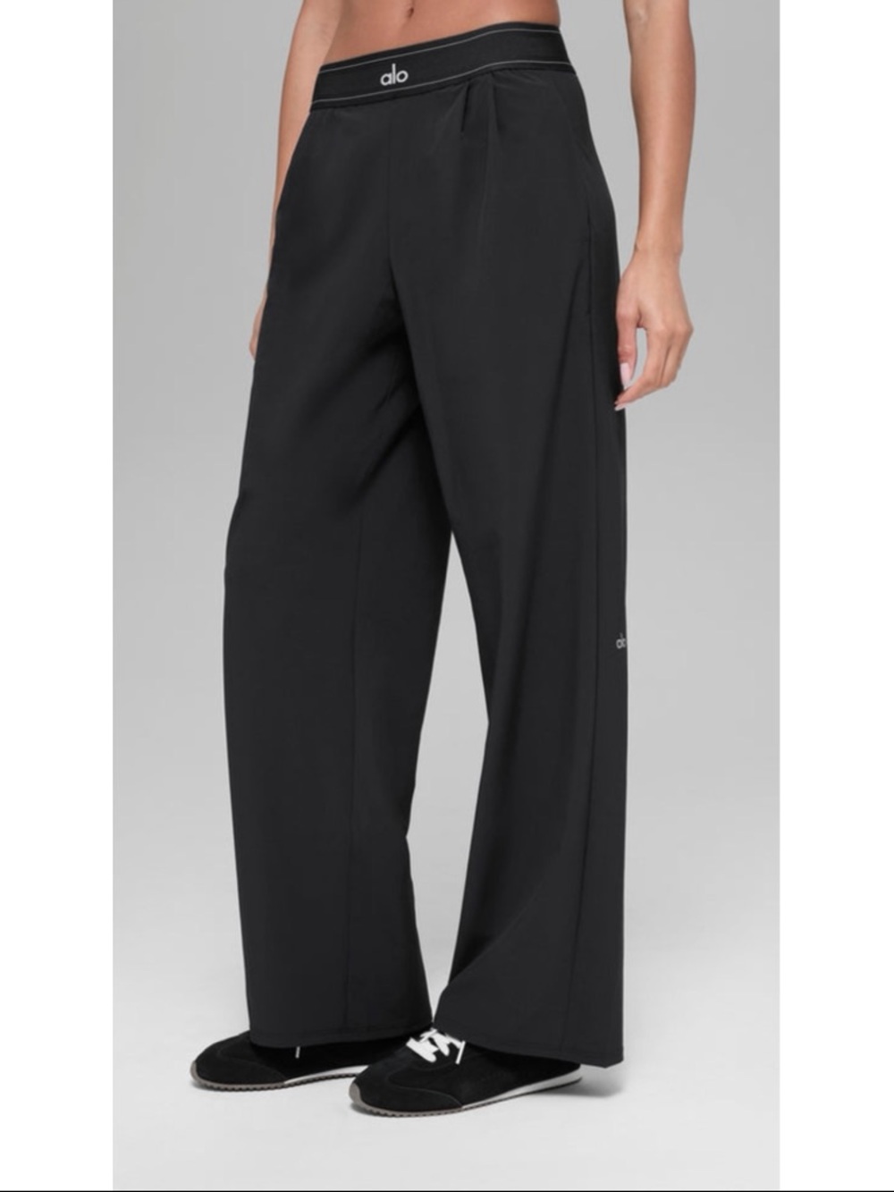 ALO Yoga Black Wide-Leg Lounge Pants Logo Waistband Suite Up Trouser L Like New